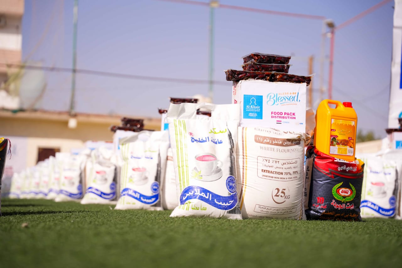 اليمن.. رمضان يُرى في وجوه الأطفال مع وصول سلال الخير
